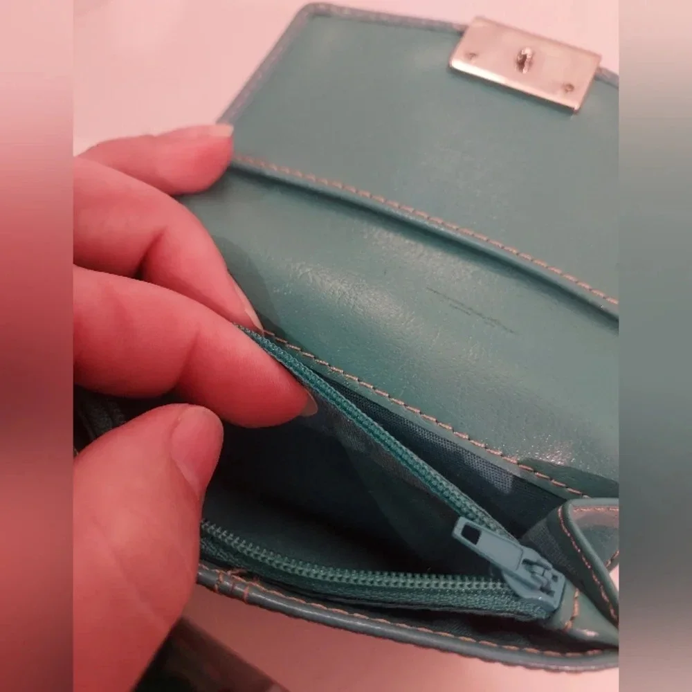 Kenneth Cole Reaction Leather Blue Bifold Wallet